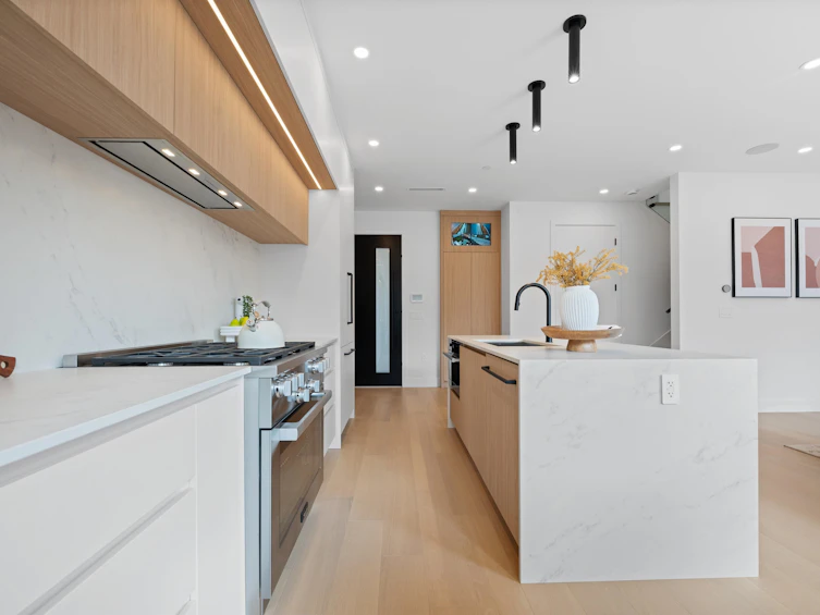 2-3880 W 23rd Avenue, Vancouver, BC, V6S 1K9 - 4
