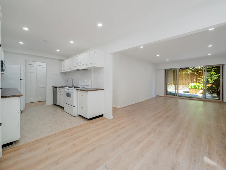 102-150 E 5th Street, North Vancouver, BC, V7L 1L5 - 3