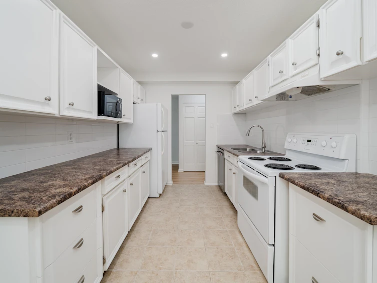 102-150 E 5th Street, North Vancouver, BC, V7L 1L5 - 4