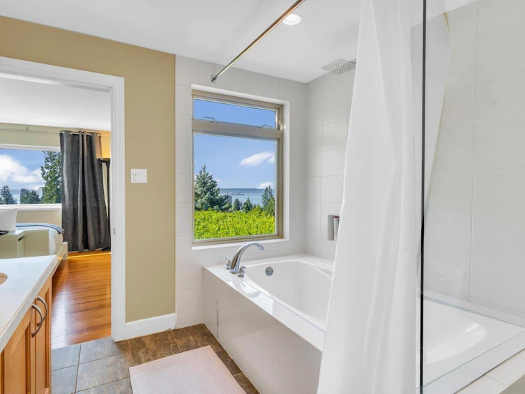 2312 Mathers Avenue, West Vancouver, BC, V7V 2H6 - 25