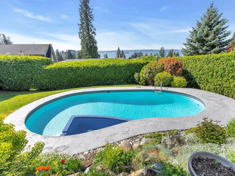 2312 Mathers Avenue, West Vancouver BC V7V 2H6