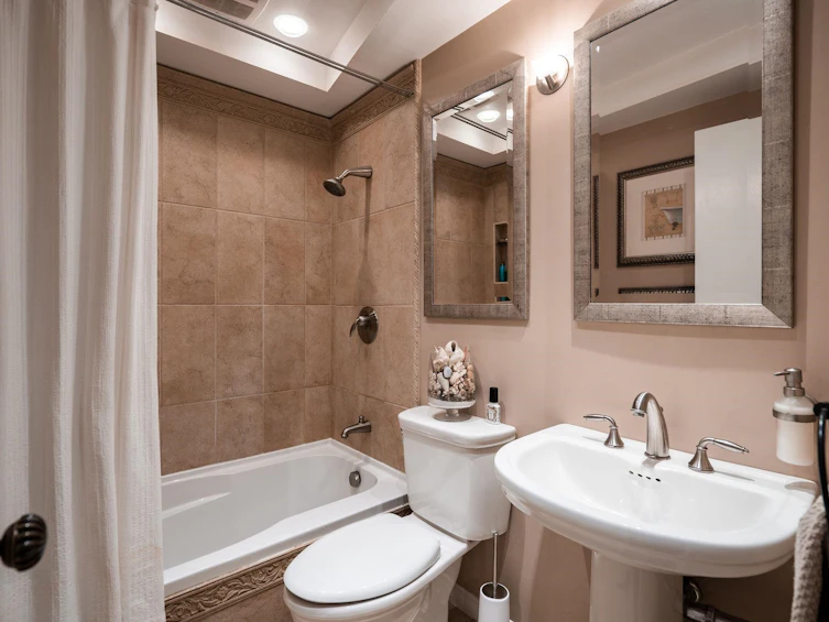 209-2125 W 2nd Avenue, Vancouver, BC, V6K 1H7 - 15
