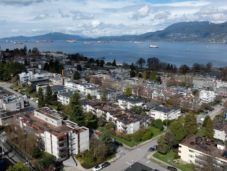 209-2125 W 2nd Avenue, Vancouver, BC, V6K 1H7 - 25
