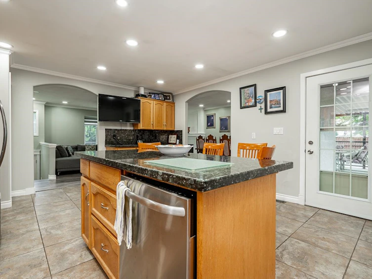 8604 Sunbury Place, Delta, BC, V4C 3Y7 - 11