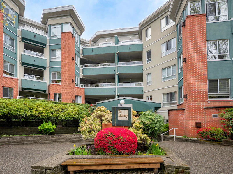 208 - 128 W 8th Street, North Vancouver BC V7M 3M1