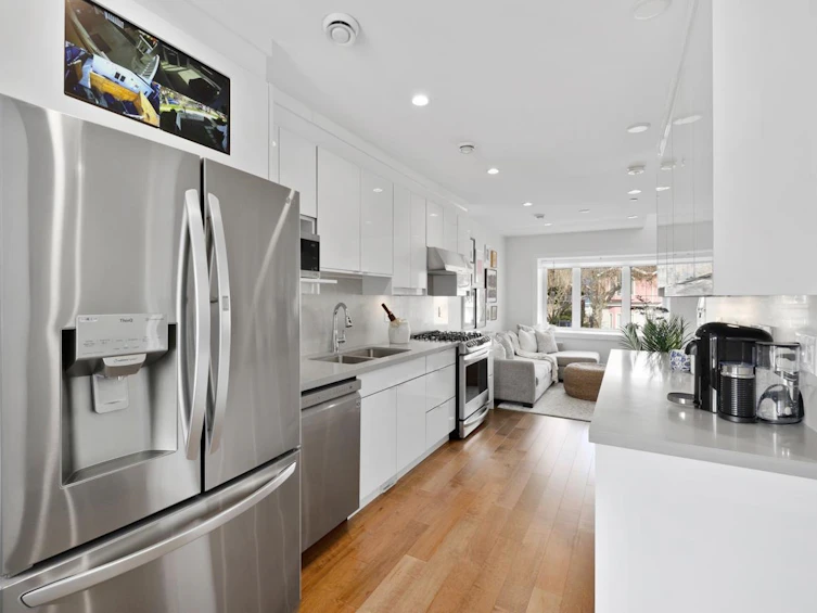2248 Grant Street, Vancouver, BC, V5L 2Z7 - 9