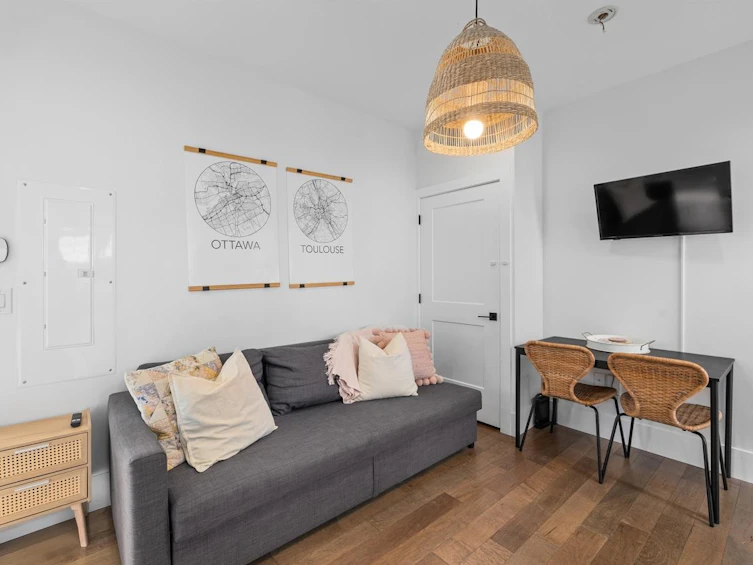 2252 Grant Street, Vancouver, BC, V5L 2Z7 - 5
