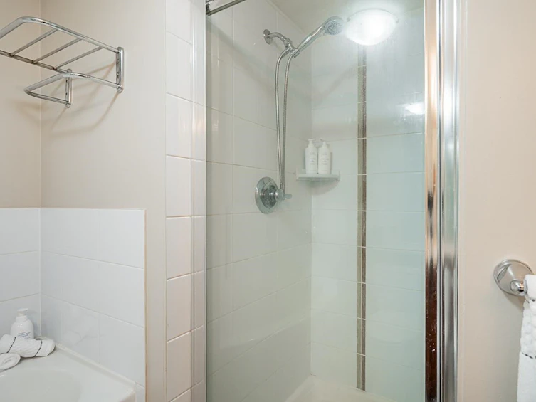 317-9098 Halston Court, Burnaby, BC, V3N 0A6 - 18
