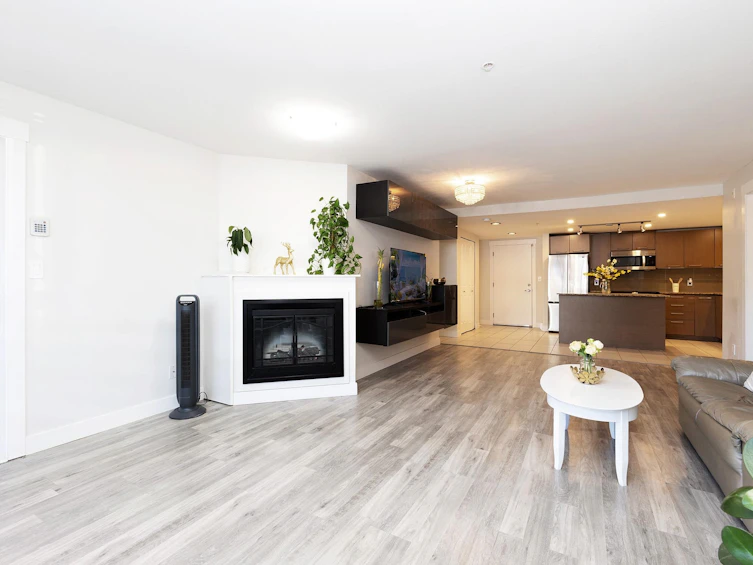 107-10822 City Parkway, Surrey, BC, V3T 0C2 - 6