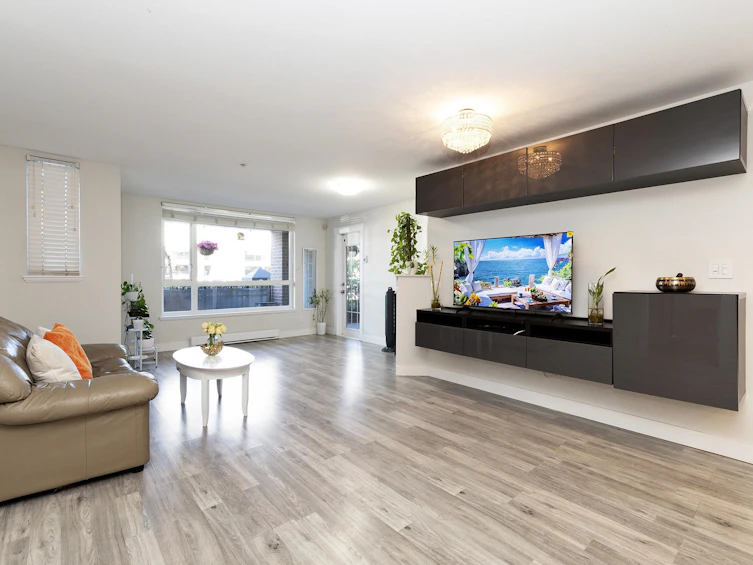 107-10822 City Parkway, Surrey, BC, V3T 0C2 - 4