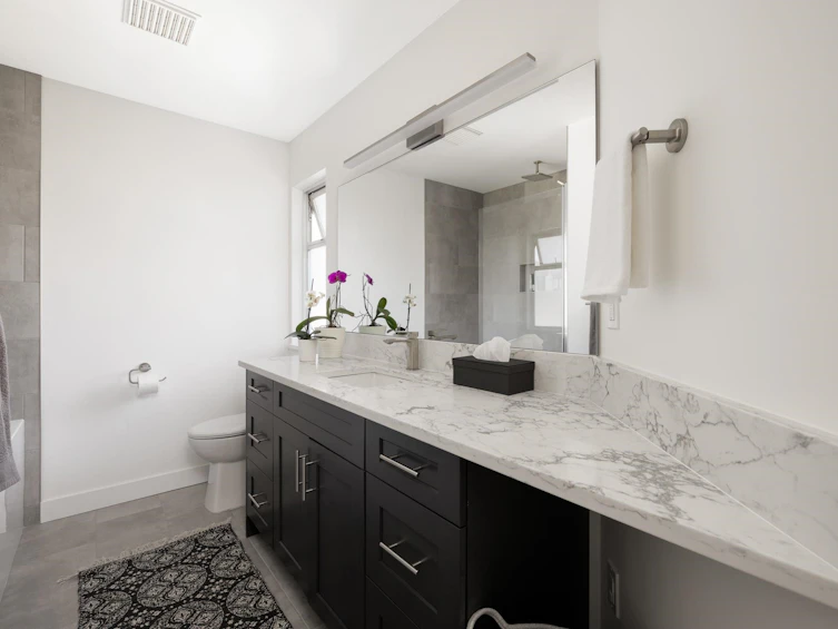 323 E 8th Street, North Vancouver, BC, V7L 1Z2 - 28