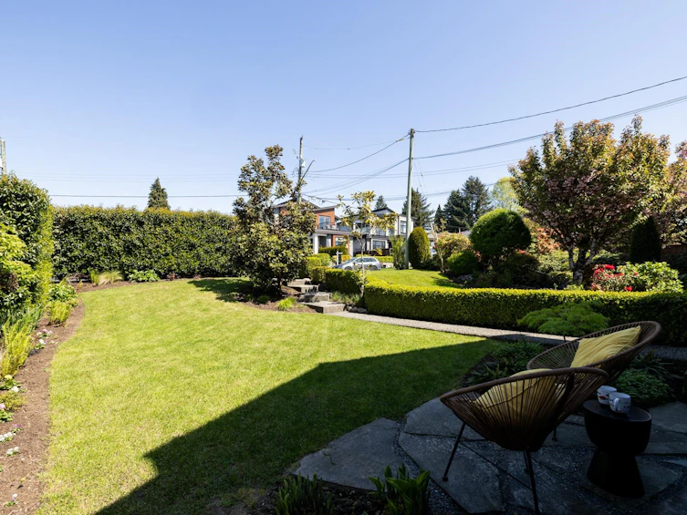 323 E 8th Street, North Vancouver, BC, V7L 1Z2 - 35