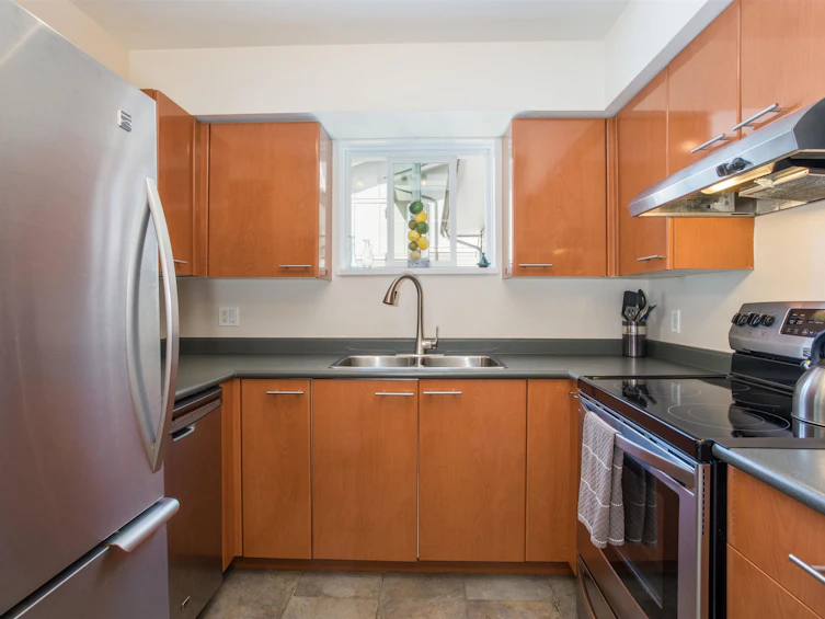 305-2268 Welcher Avenue, Port Coquitlam, BC, V3C 1X4 - 3