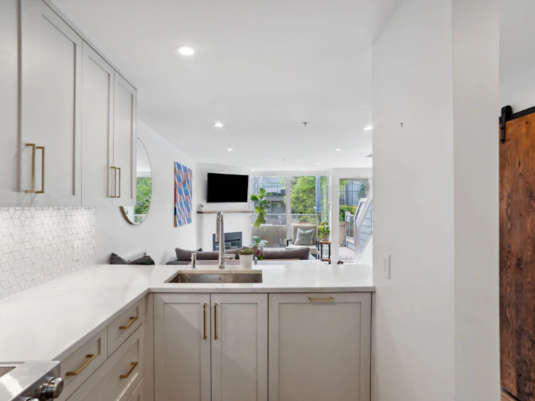 3011 Laurel Street, Vancouver, BC, V5Z 3T6 - 10