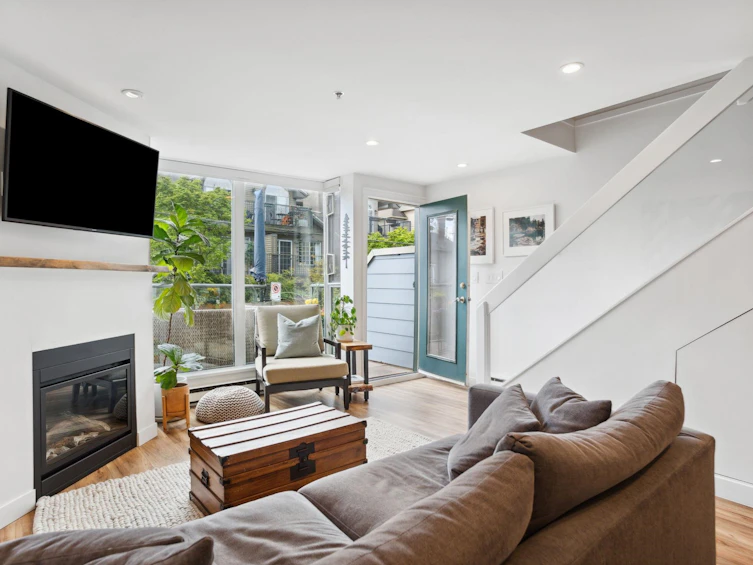 3011 Laurel Street, Vancouver, BC, V5Z 3T6 - 2
