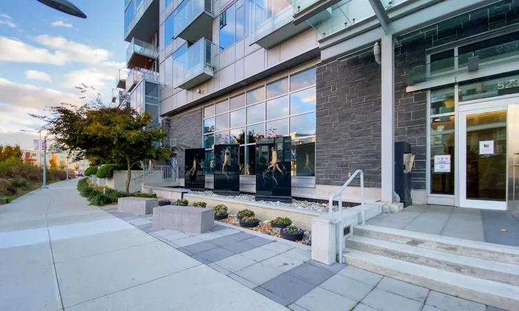 1606-5233 Gilbert Road