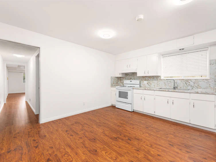 2081 E 27th Avenue, Vancouver, BC, V5N 2W7 - 27