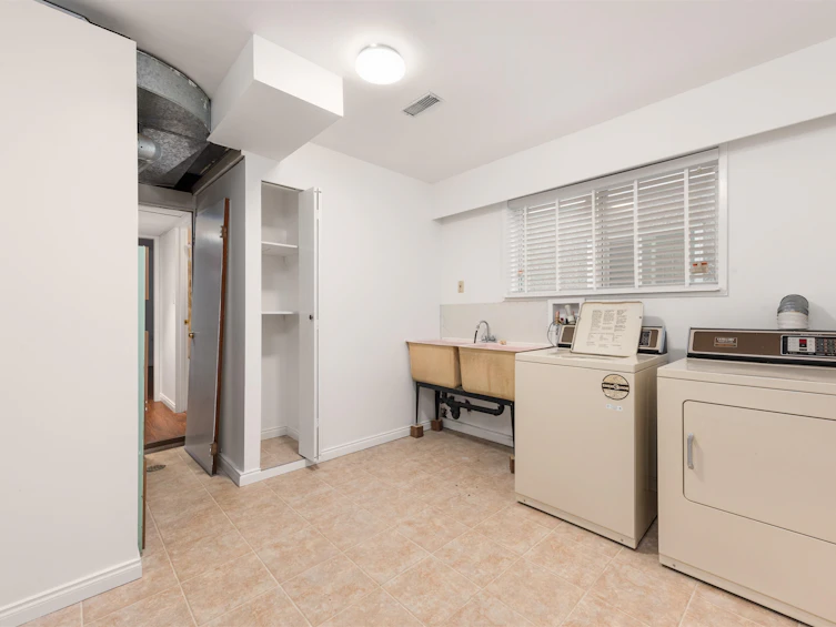 2081 E 27th Avenue, Vancouver, BC, V5N 2W7 - 22
