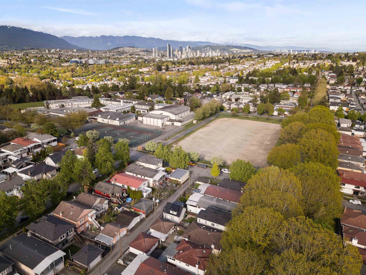 2081 E 27th Avenue, Vancouver, BC, V5N 2W7 - 38