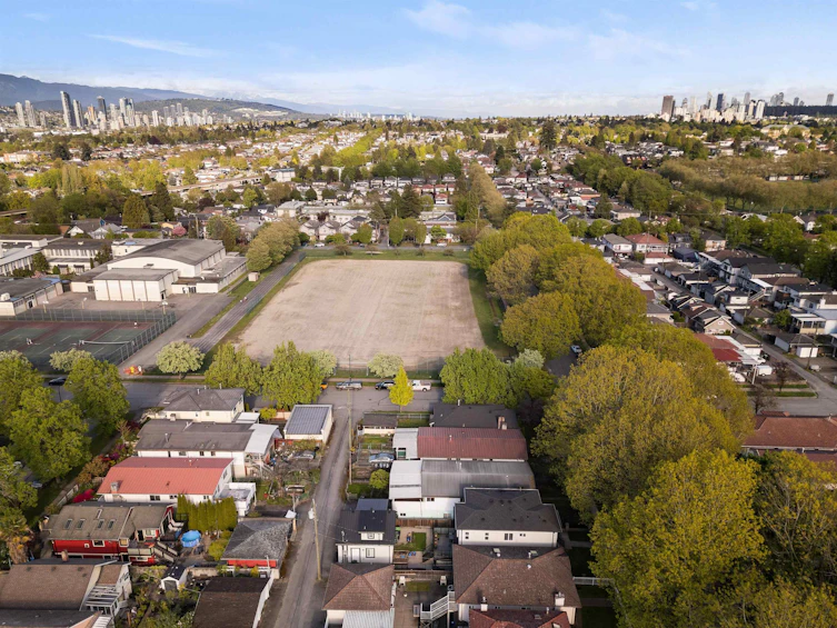 2081 E 27th Avenue, Vancouver, BC, V5N 2W7 - 37
