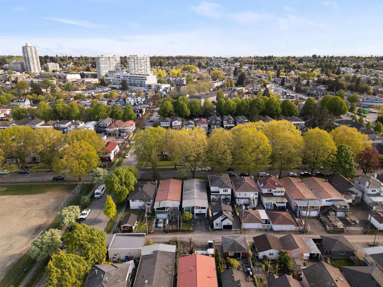 2081 E 27th Avenue, Vancouver, BC, V5N 2W7 - 35