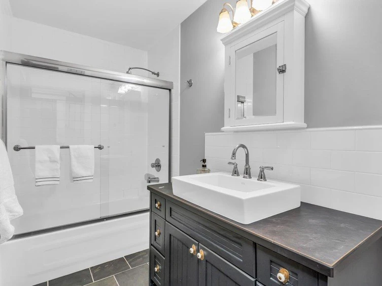 2688 Mcbride Avenue, Surrey, BC, V4A 3G1 - 39