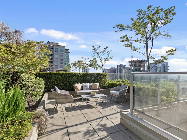 701-135 E 17th Street, North Vancouver, BC, V7L 0C4 - 2