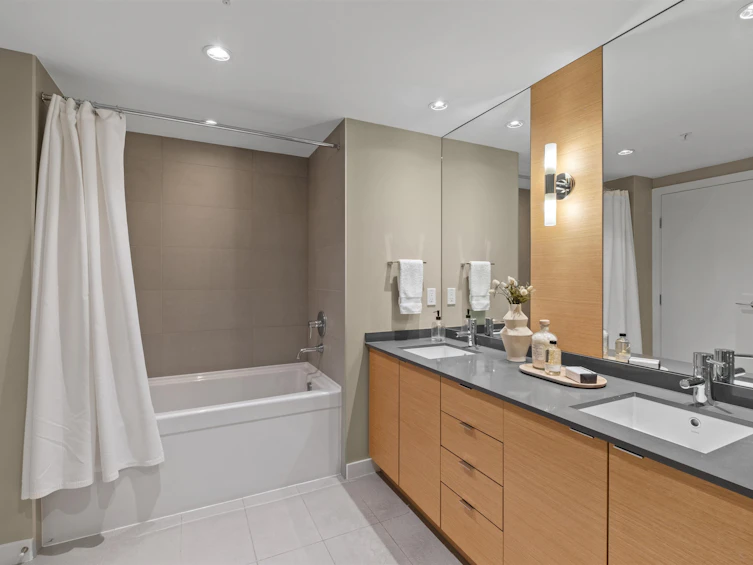 701-135 E 17th Street, North Vancouver, BC, V7L 0C4 - 23
