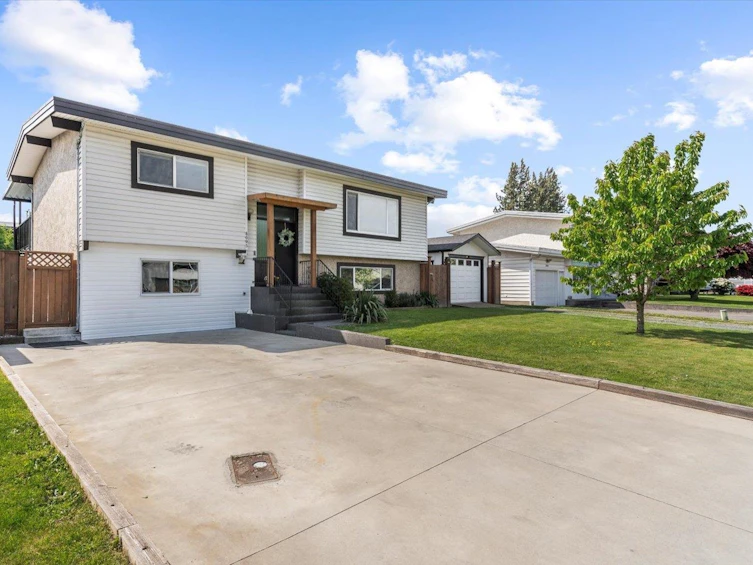 8695 Baker Drive, Chilliwack, BC, V2P 7A3 - 3