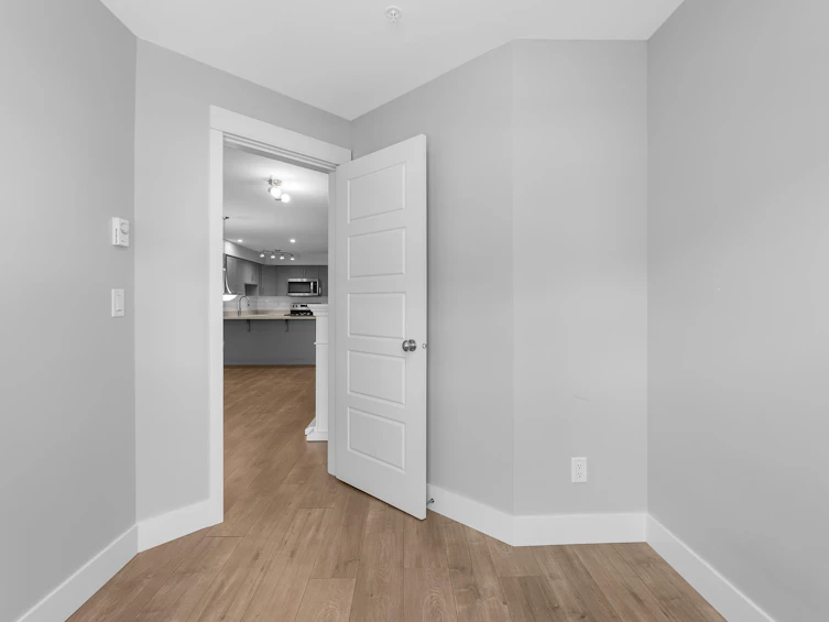 303-30515 Cardinal Avenue, Abbotsford, BC, V2T 0A8 - 23