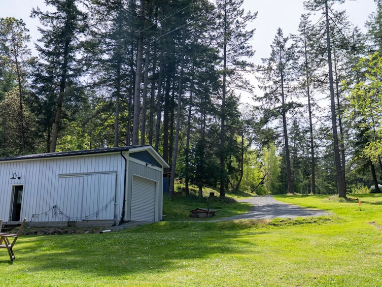 5423 Hooson Road, Pender Island, BC, V0N 2M1 - 37