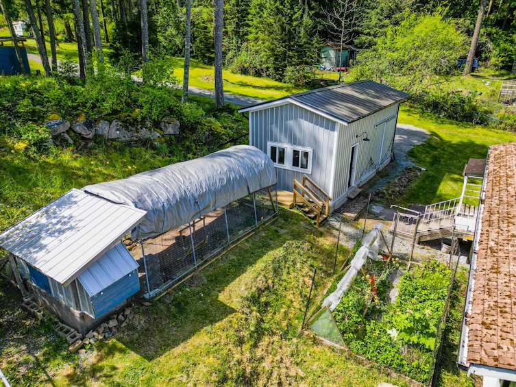 5423 Hooson Road, Pender Island, BC, V0N 2M1 - 33