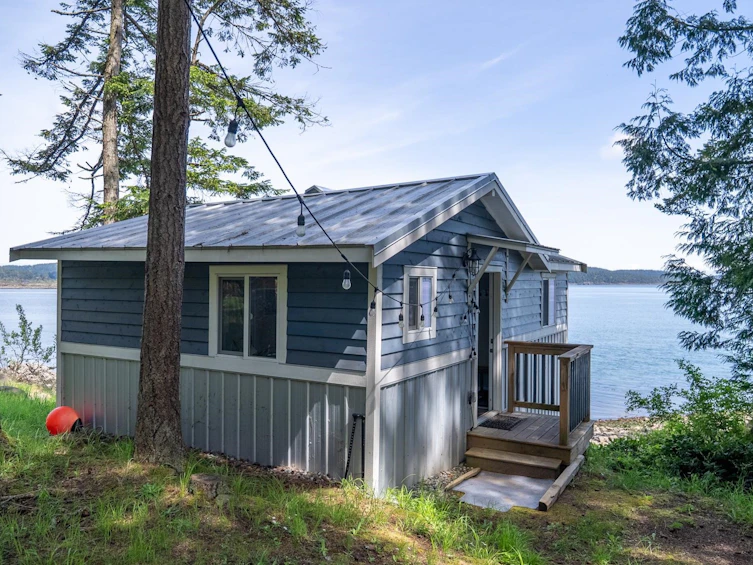 5423 Hooson Road, Pender Island, BC, V0N 2M1 - 5
