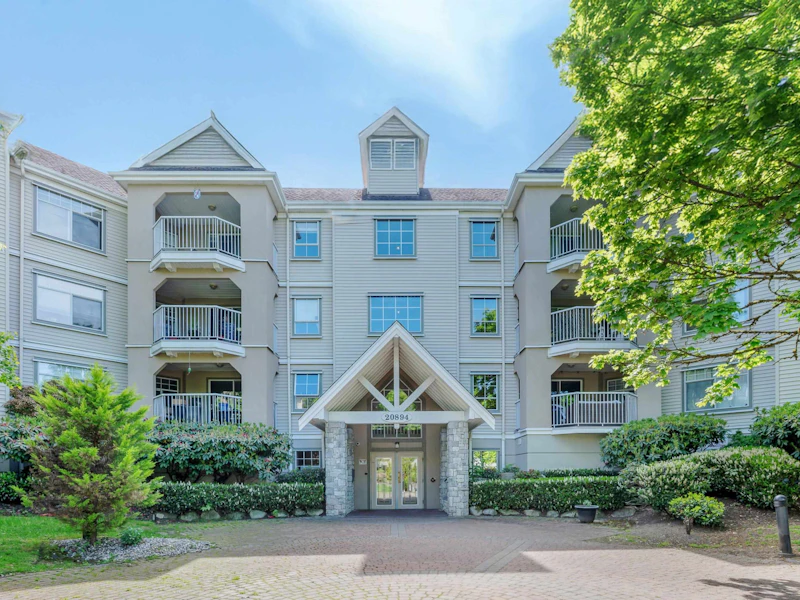 305 - 20894 57th Avenue, Langley BC V3A 8M7