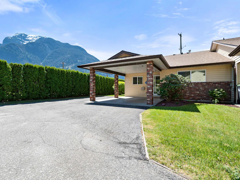 H - 420 Rupert Street, Hope BC V0X 1L3