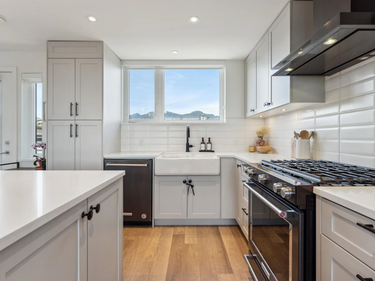 425-525 E 2nd Street, North Vancouver, BC, V7L 1E1 - 5