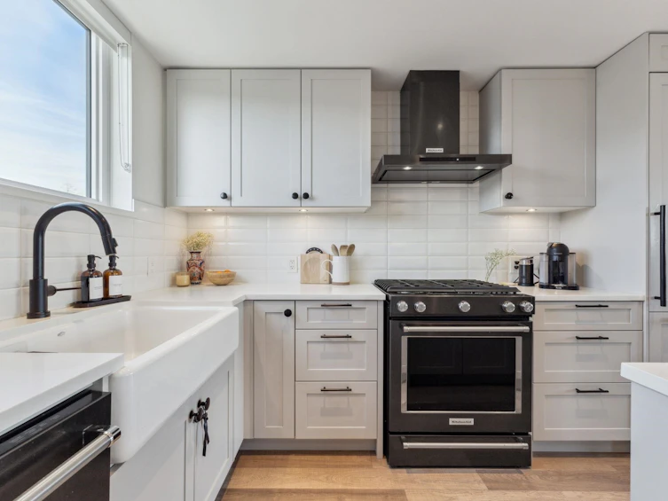 425-525 E 2nd Street, North Vancouver, BC, V7L 1E1 - 4