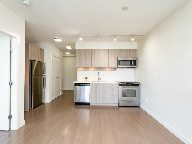 1601-13308 Central Avenue, Surrey, BC, V3T 0M4 - 8