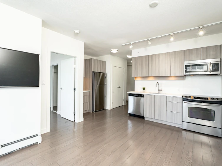 1601-13308 Central Avenue, Surrey, BC, V3T 0M4 - 10