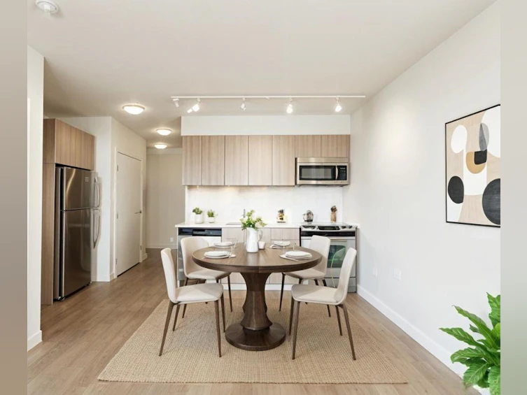 1601-13308 Central Avenue, Surrey, BC, V3T 0M4 - 9