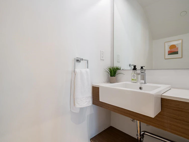 3181 Quebec Street, Vancouver, BC, V5T 3B3 - 11