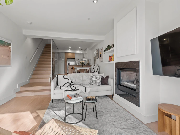 1688 Mclean Drive, Vancouver, BC, V5L 3P3 - 8