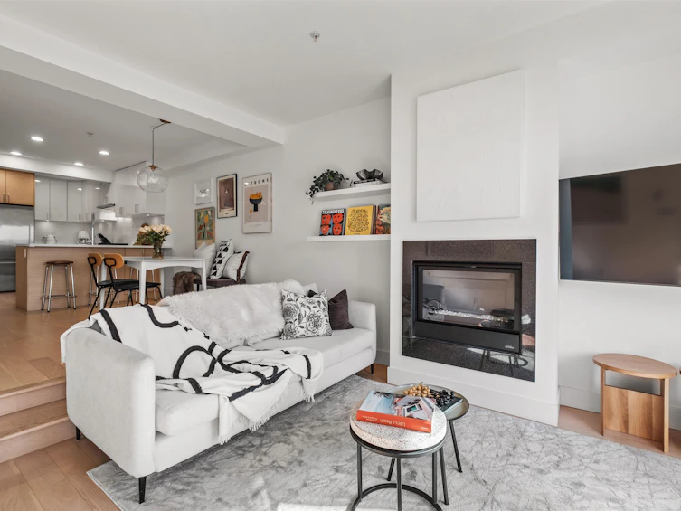 1688 Mclean Drive, Vancouver, BC, V5L 3P3 - 2
