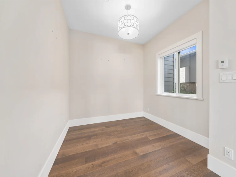 2-330 W 14th Street, North Vancouver, BC, V7M 1P6 - 8