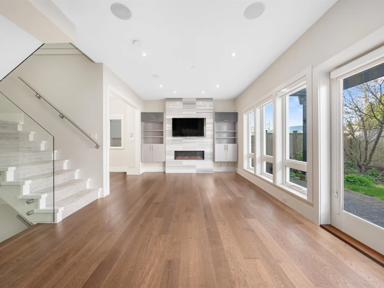 2-330 W 14th Street, North Vancouver, BC, V7M 1P6 - 3