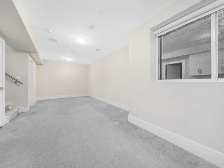 2-330 W 14th Street, North Vancouver, BC, V7M 1P6 - 23