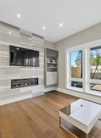 2 330 W 14th Street