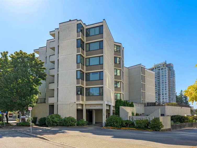 604-1521 George Street Street, Surrey, BC, V4B 4A4
