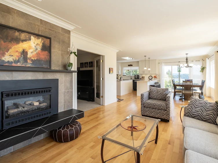 105 Wharf Road, Gibsons, BC, V0N 1V6 - 6