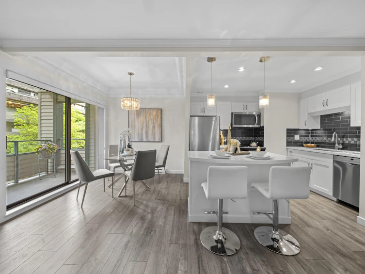 214-2915 Glen Drive, Coquitlam, BC, V3B 7H8 - 7